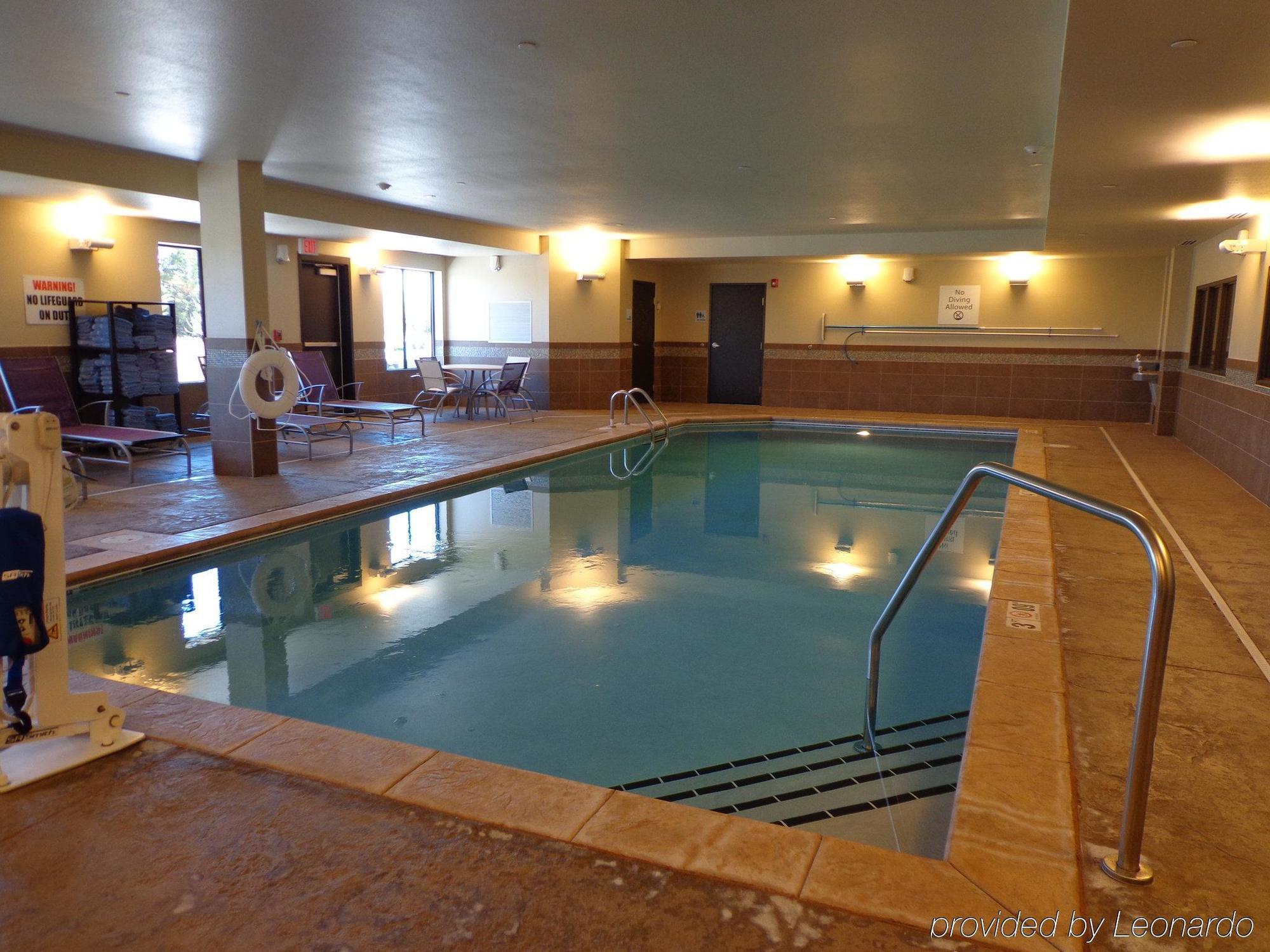 Holiday Inn Express Hotel & Suites Wichita Northeast By Ihg Екстер'єр фото