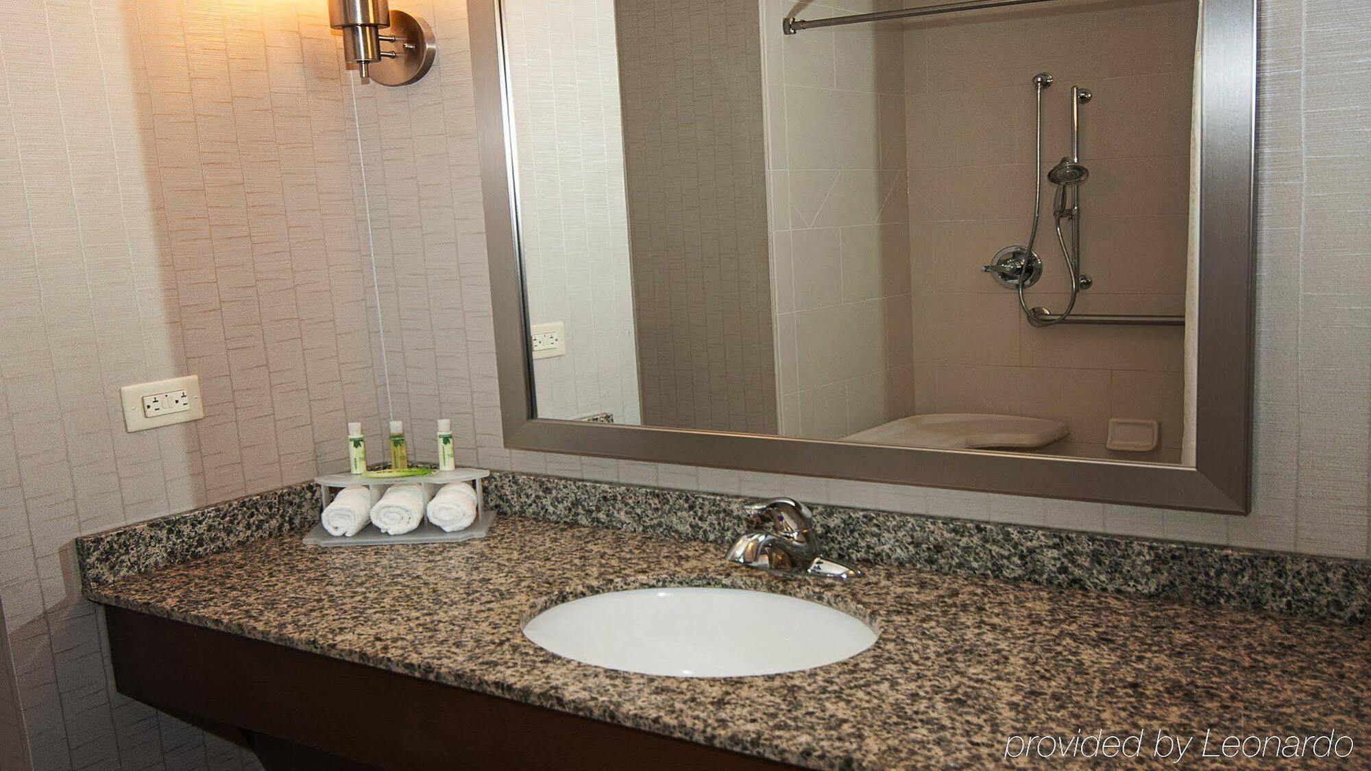 Holiday Inn Express Hotel & Suites Wichita Northeast By Ihg Екстер'єр фото